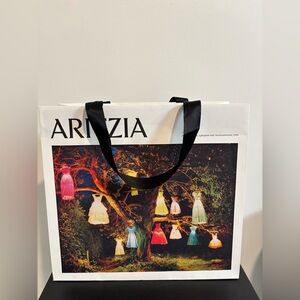 Aritzia shopping bag
